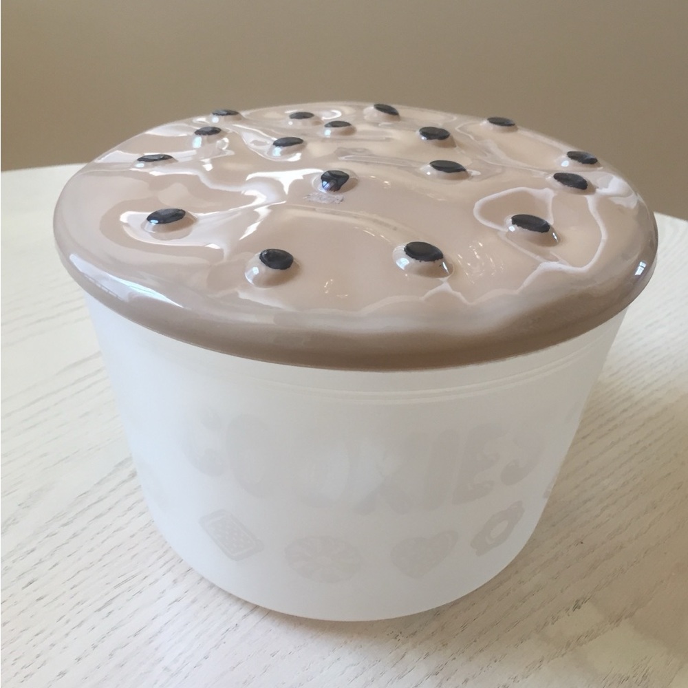 🎉3/$20🎉 Cookie-Themed Plastic Storage Container